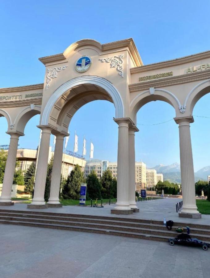 Отличная Квартира Со Всеми Удобствами. Almaty Extérieur photo